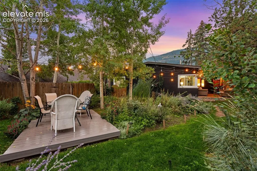 210 Mesa Avenue Manitou Springs, CO 80829