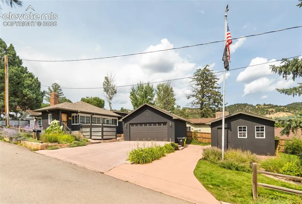 210 Mesa Avenue Manitou Springs, CO 80829