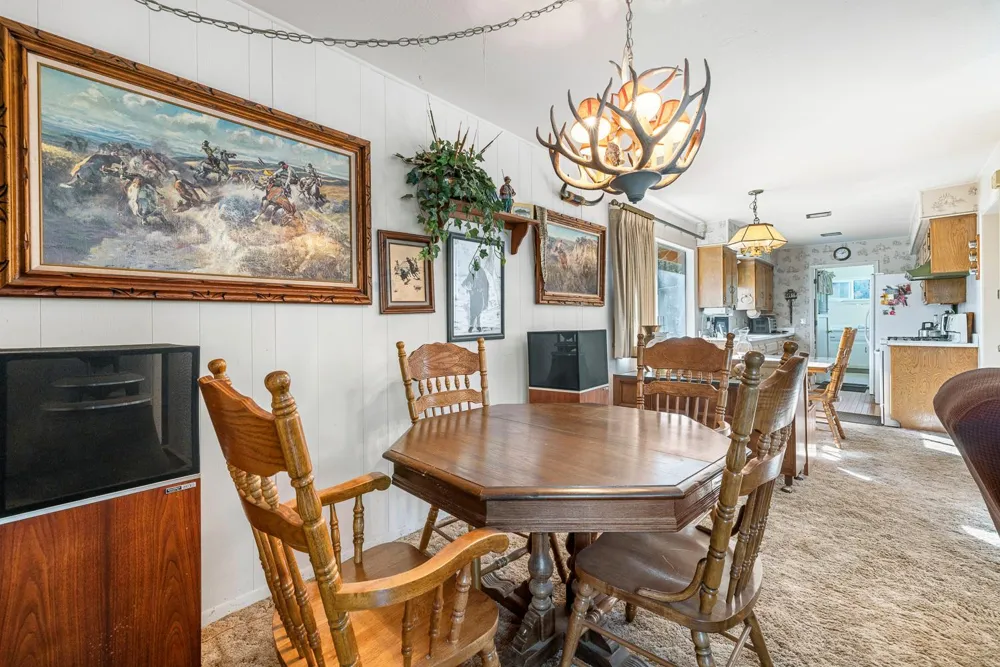 41722 Merriman Lane Auberry, CA 93602
