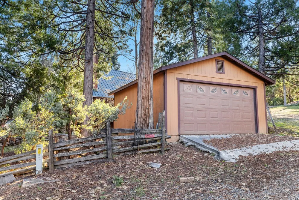 41722 Merriman Lane Auberry, CA 93602