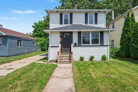 224 W Burnham Street W