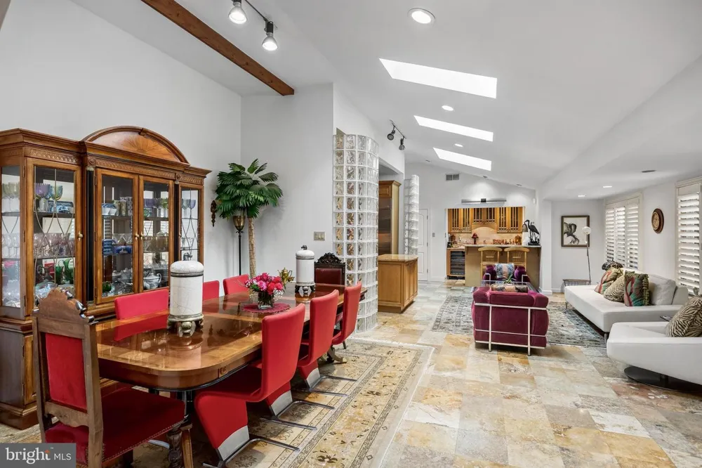 14 E RIDING DRIVE Cherry Hill, NJ 08003