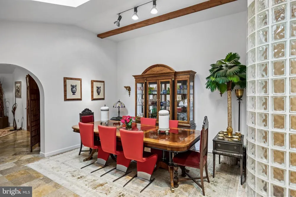 14 E RIDING DRIVE Cherry Hill, NJ 08003