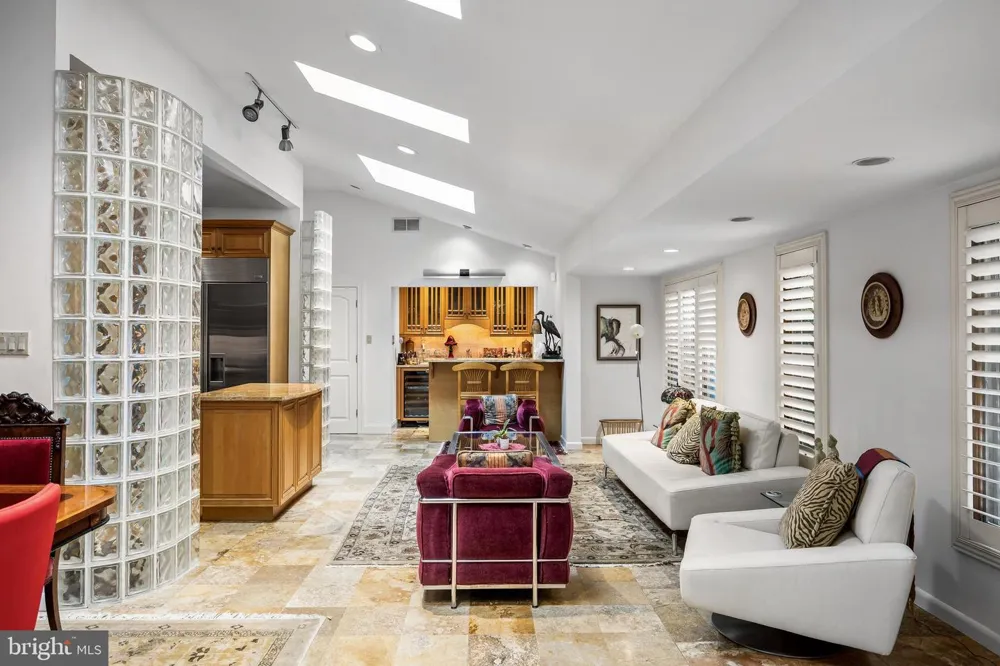 14 E RIDING DRIVE Cherry Hill, NJ 08003