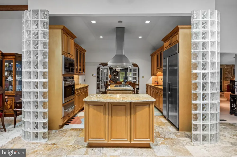 14 E RIDING DRIVE Cherry Hill, NJ 08003