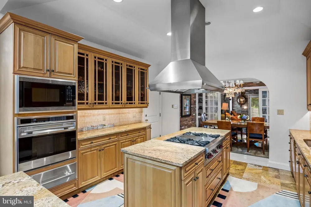 14 E RIDING DRIVE Cherry Hill, NJ 08003
