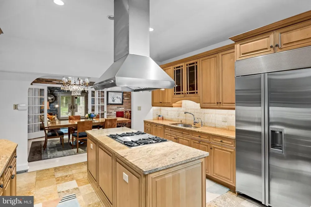 14 E RIDING DRIVE Cherry Hill, NJ 08003