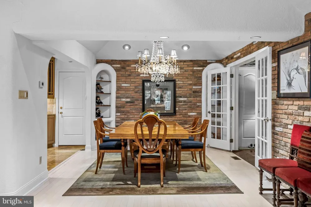 14 E RIDING DRIVE Cherry Hill, NJ 08003
