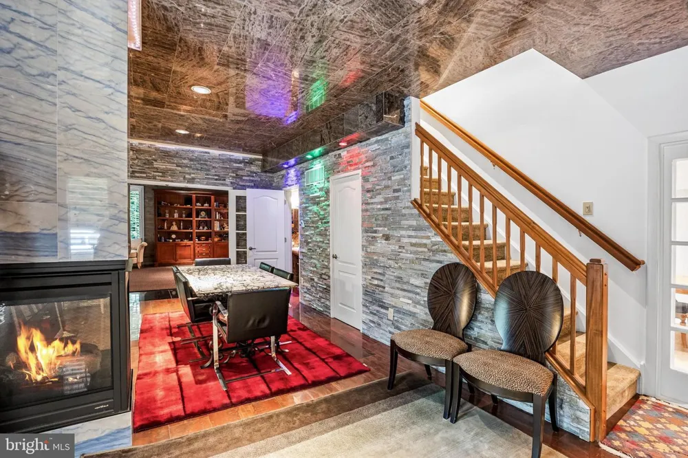 14 E RIDING DRIVE Cherry Hill, NJ 08003