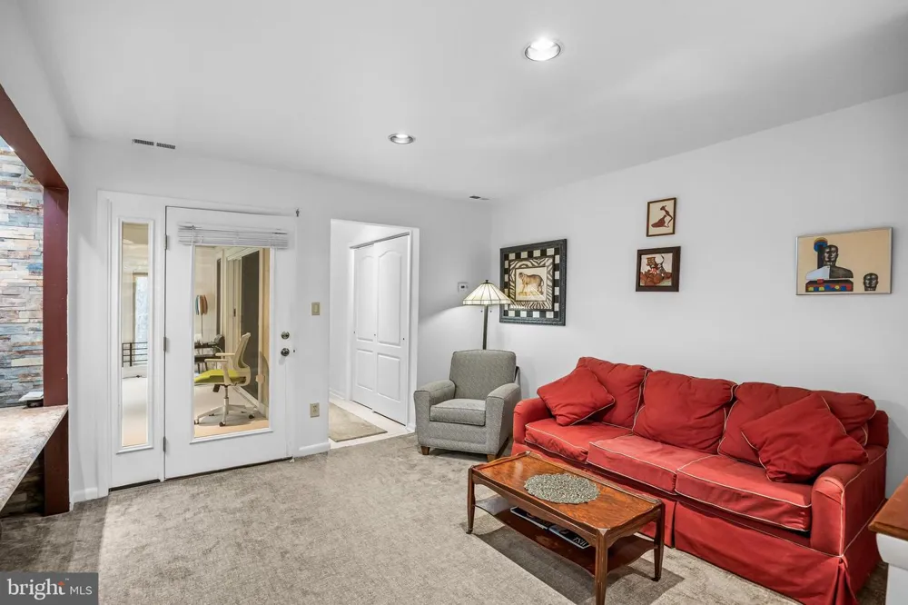 14 E RIDING DRIVE Cherry Hill, NJ 08003