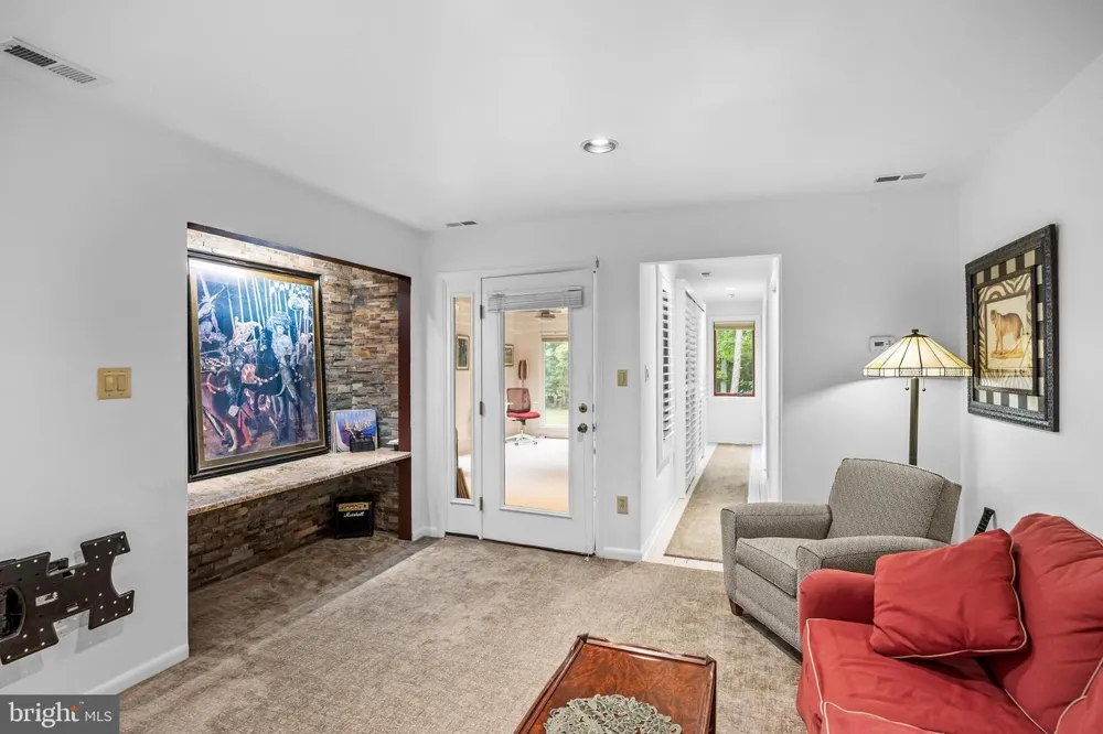 14 E RIDING DRIVE Cherry Hill, NJ 08003