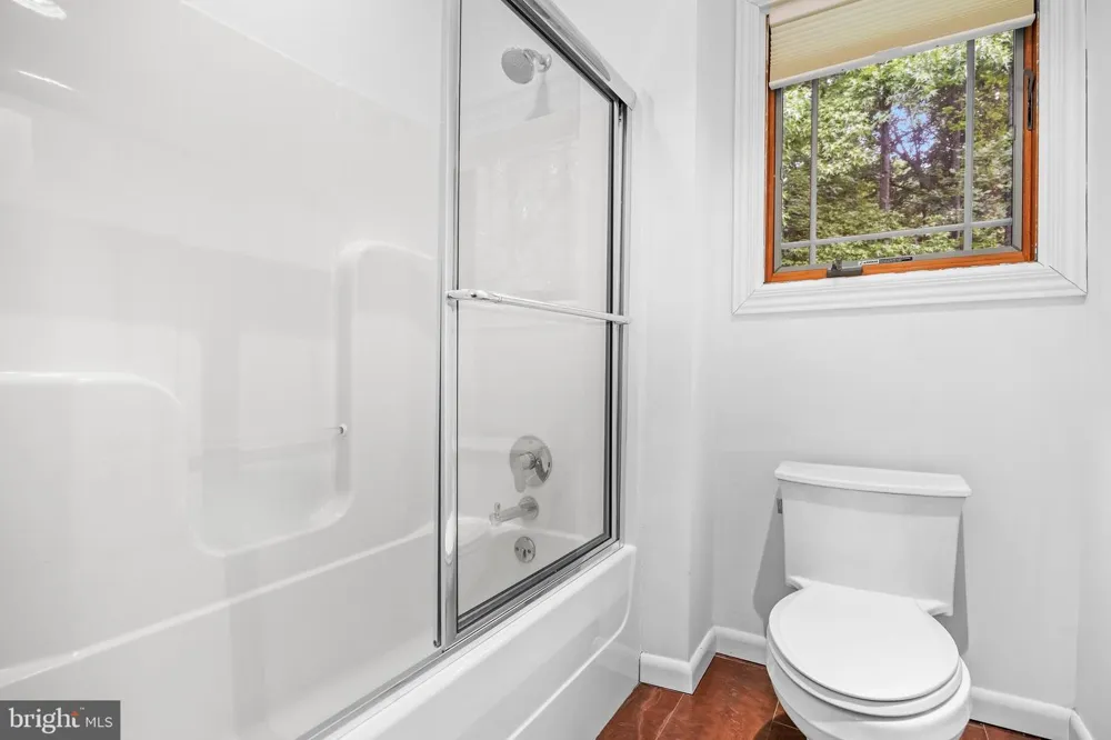 14 E RIDING DRIVE Cherry Hill, NJ 08003