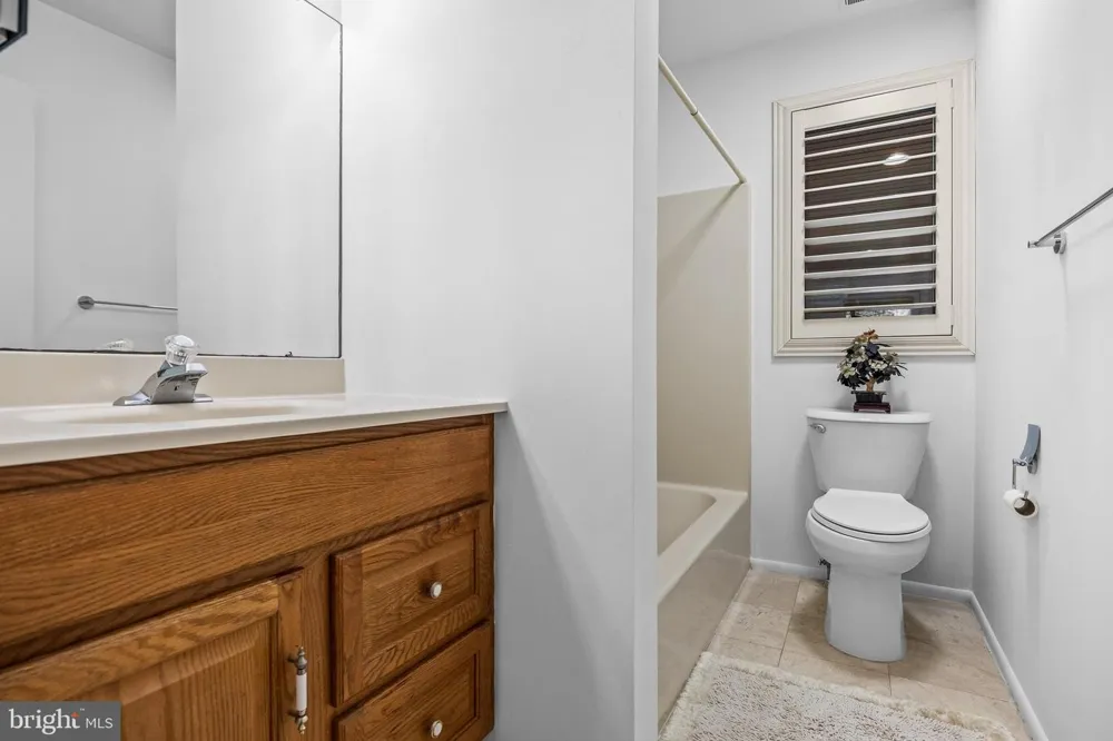 14 E RIDING DRIVE Cherry Hill, NJ 08003