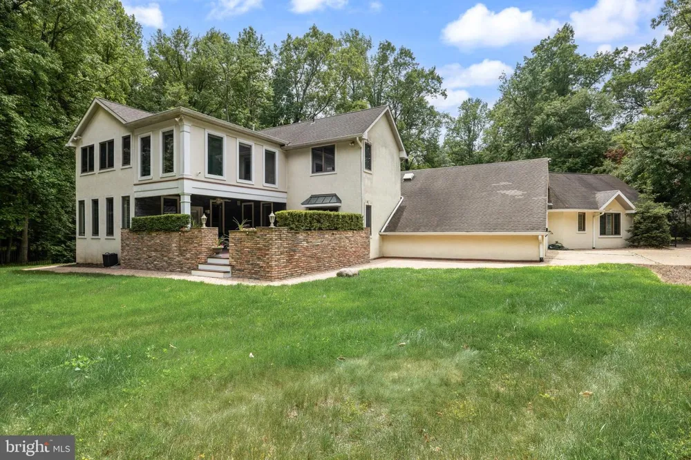 14 E RIDING DRIVE Cherry Hill, NJ 08003
