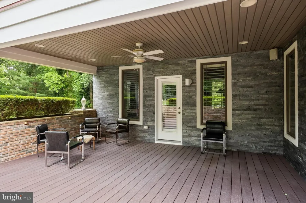 14 E RIDING DRIVE Cherry Hill, NJ 08003