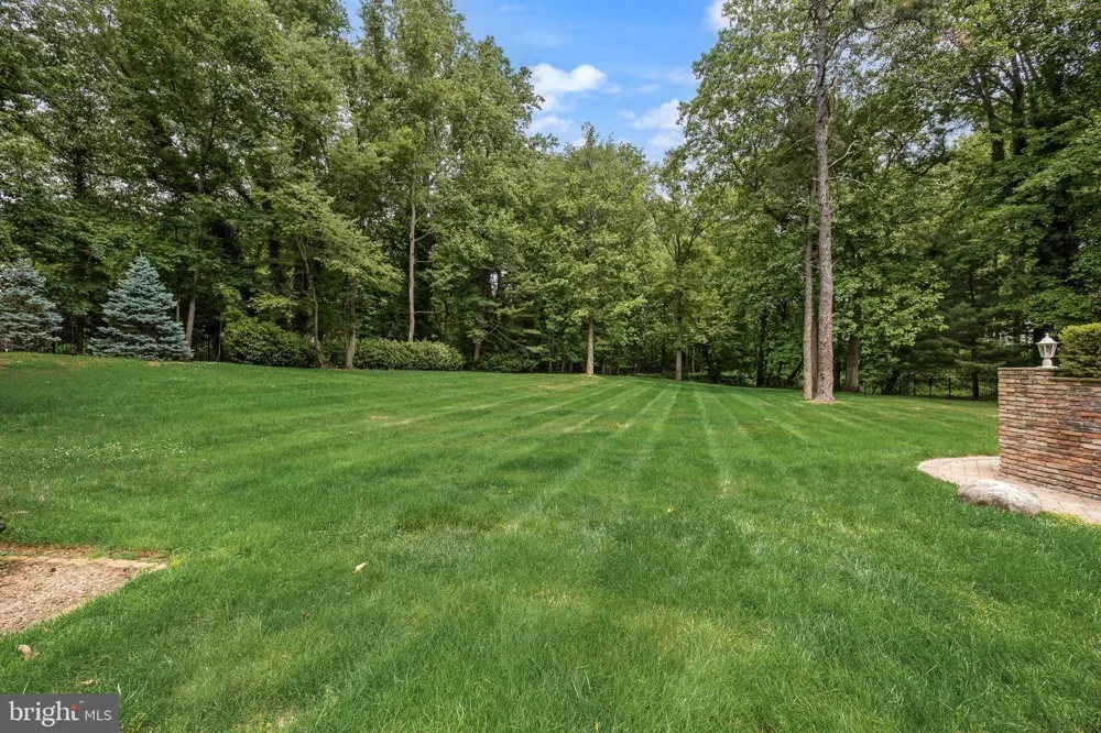 14 E RIDING DRIVE Cherry Hill, NJ 08003