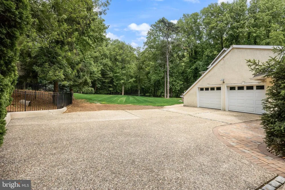 14 E RIDING DRIVE Cherry Hill, NJ 08003