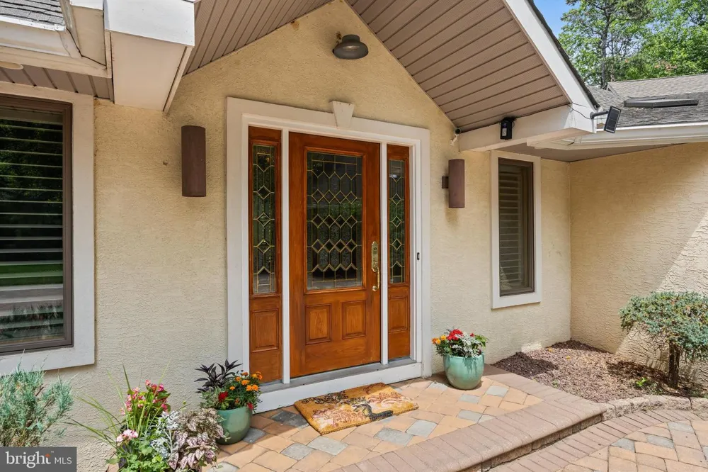 14 E RIDING DRIVE Cherry Hill, NJ 08003