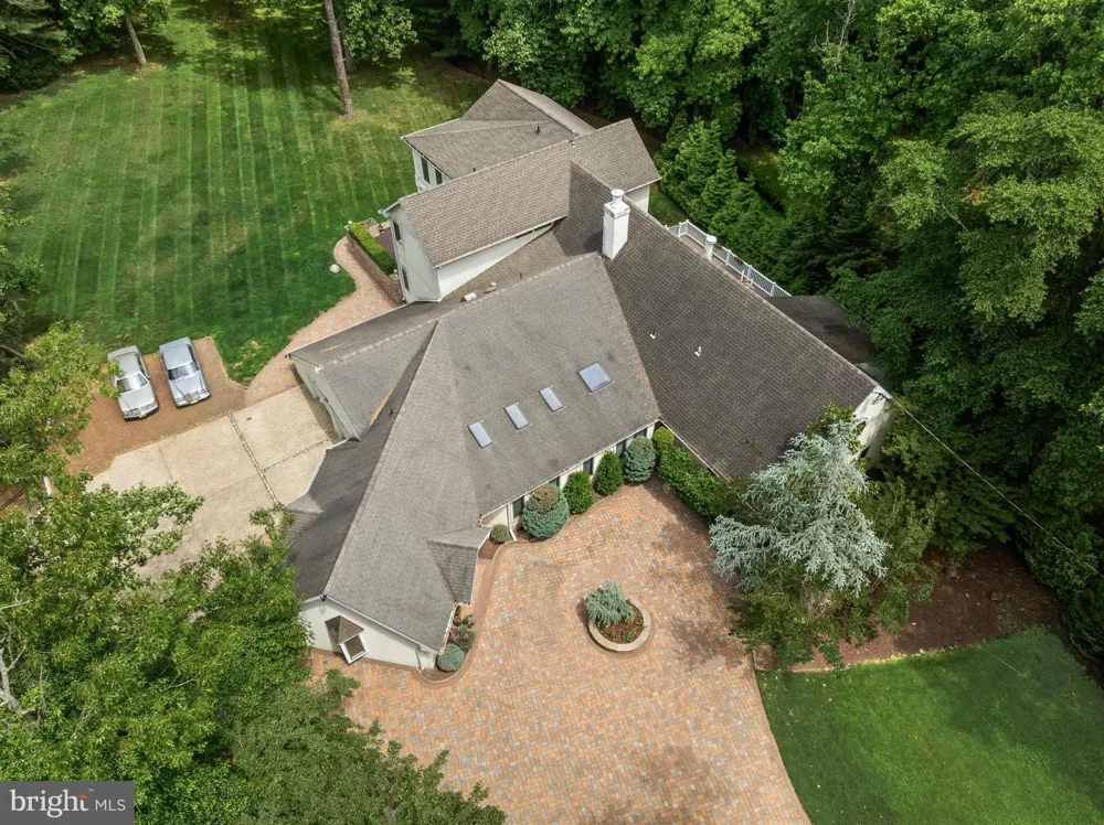14 E RIDING DRIVE Cherry Hill, NJ 08003