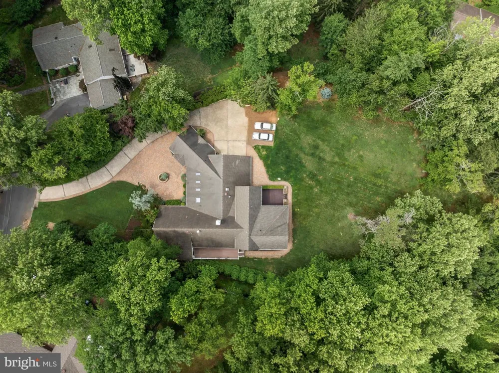 14 E RIDING DRIVE Cherry Hill, NJ 08003