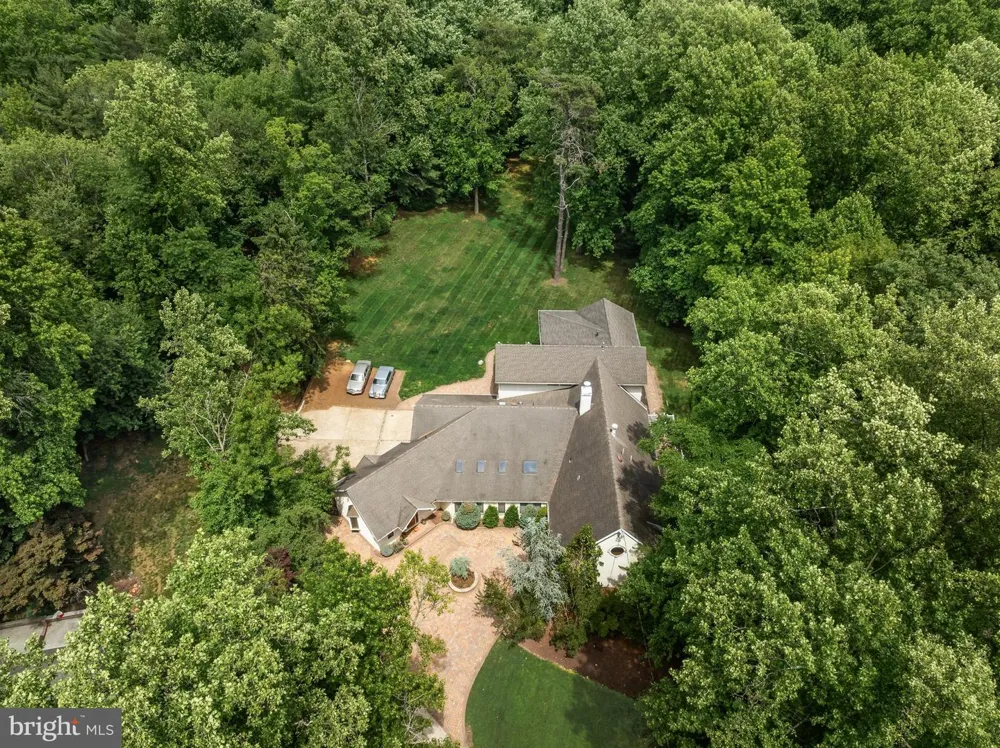 14 E RIDING DRIVE Cherry Hill, NJ 08003