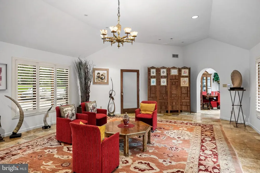 14 E RIDING DRIVE Cherry Hill, NJ 08003