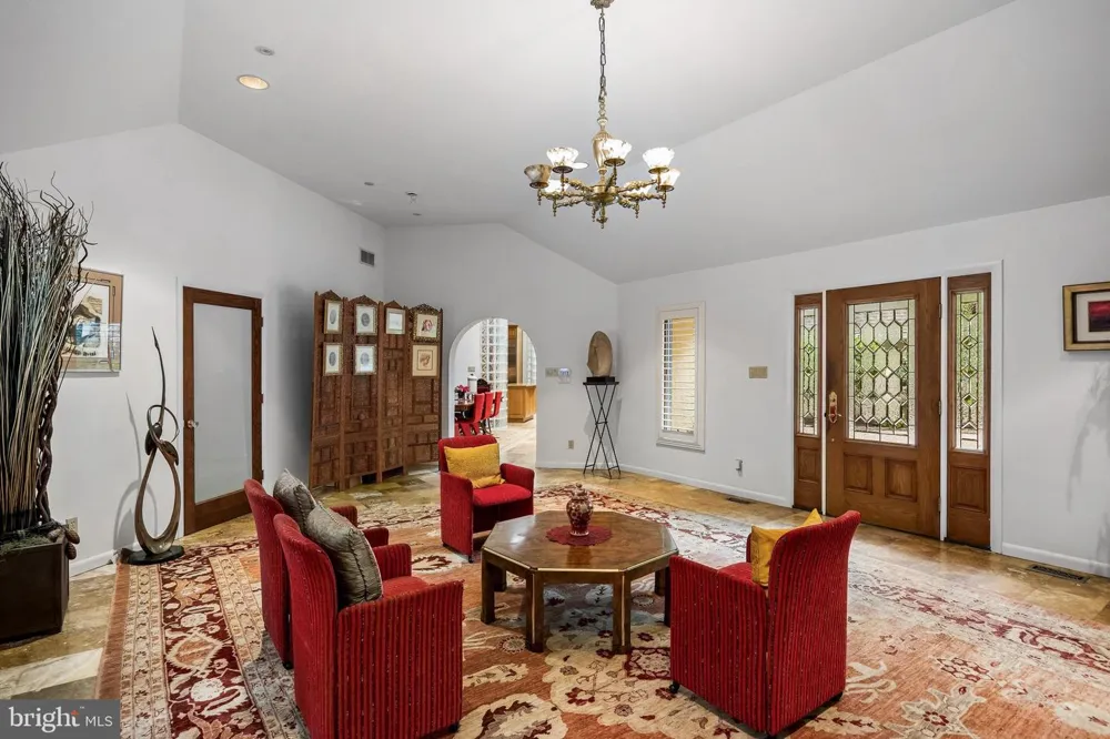 14 E RIDING DRIVE Cherry Hill, NJ 08003