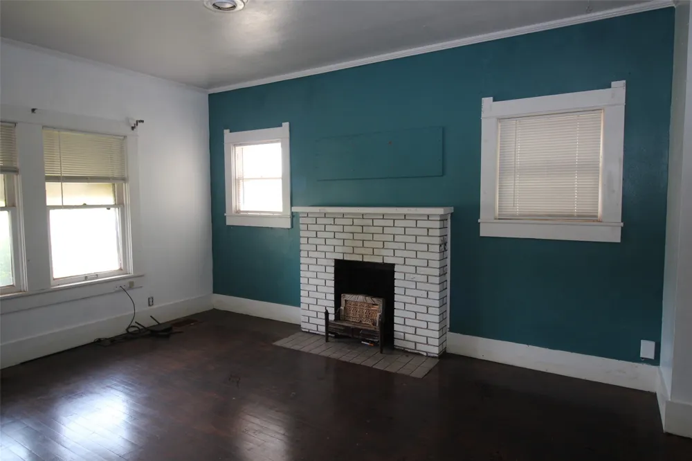 410 Munday Avenue Munday, TX 76371
