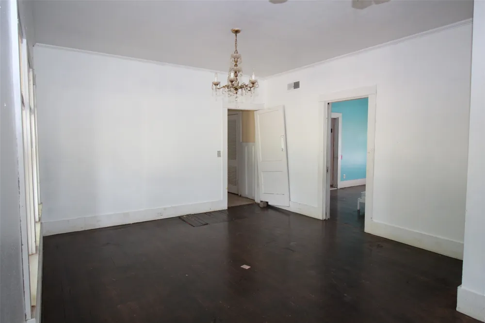 410 Munday Avenue Munday, TX 76371