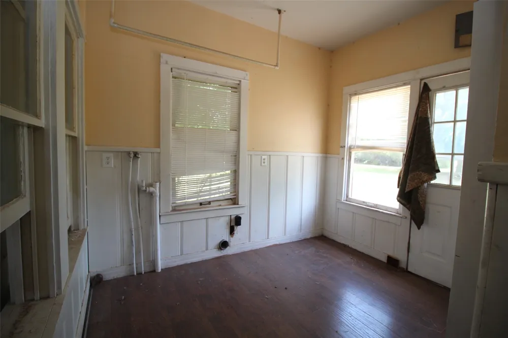 410 Munday Avenue Munday, TX 76371
