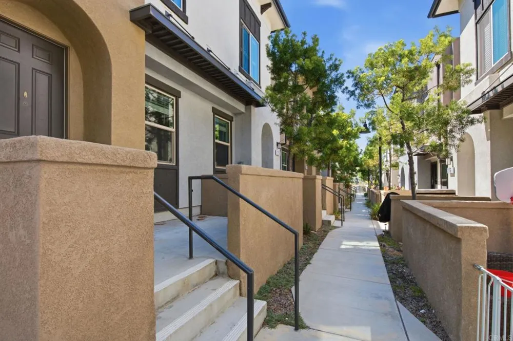 2117 Solara Lane Vista, CA 92081
