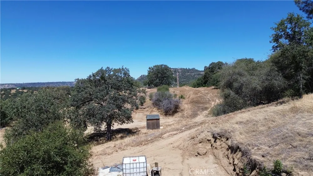 25 Buckaroo Lane Auberry, CA 93602