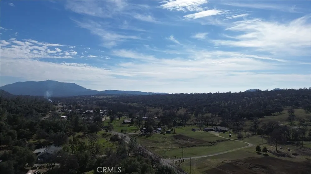 25 Buckaroo Lane Auberry, CA 93602