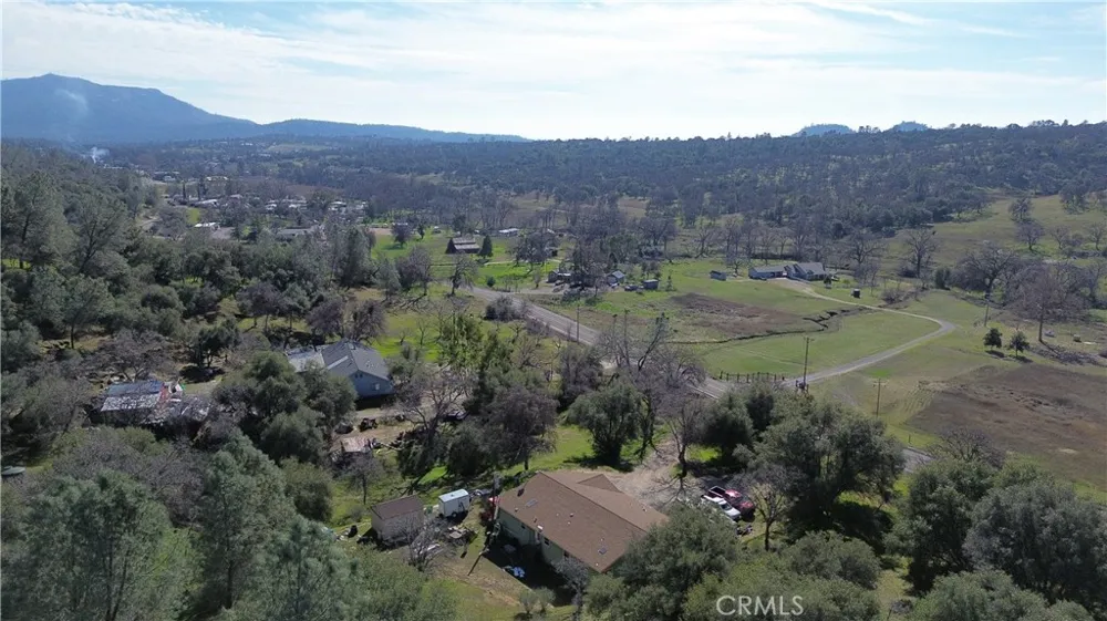 25 Buckaroo Lane Auberry, CA 93602