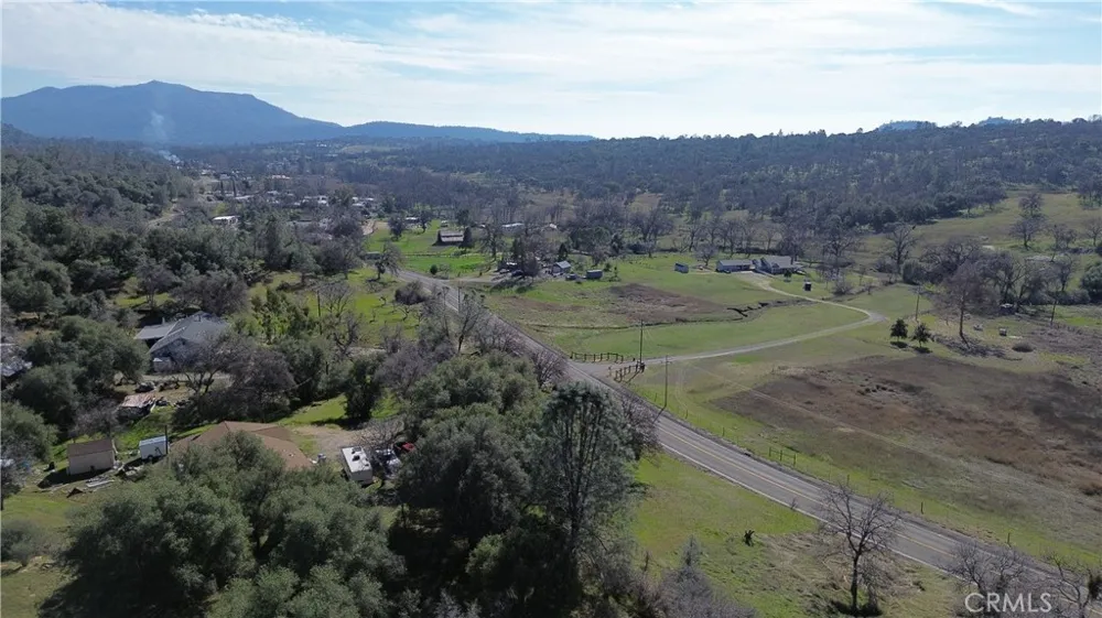 25 Buckaroo Lane Auberry, CA 93602