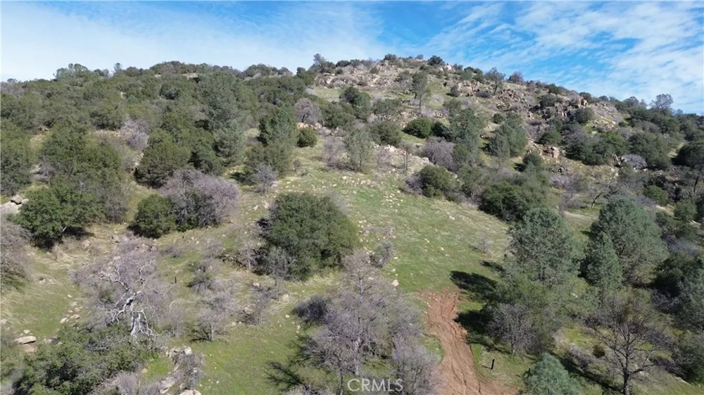 25 Buckaroo Lane Auberry, CA 93602
