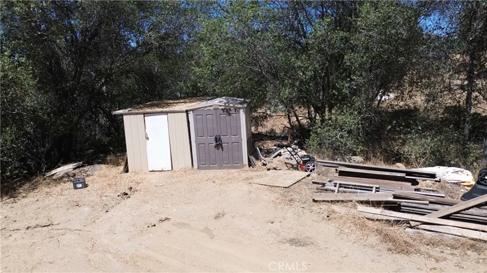 25 Buckaroo Lane Auberry, CA 93602