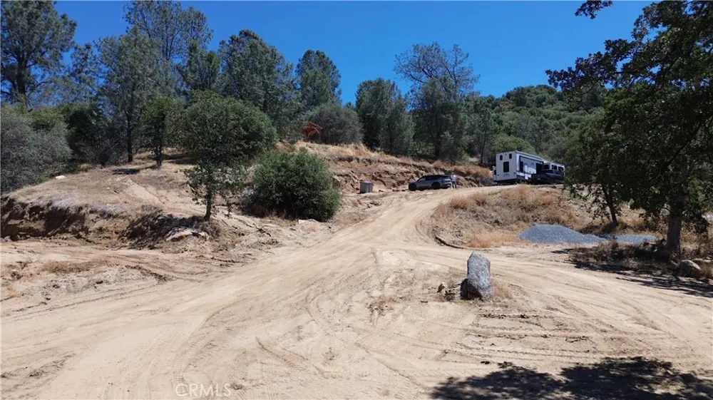 25 Buckaroo Lane Auberry, CA 93602
