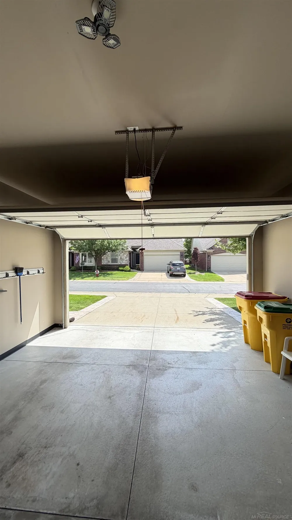 50041 Watling Street Shelby Charter Township, MI 48317