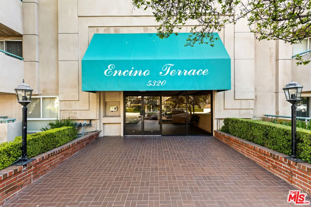 5320 Zelzah Avenue #214 Encino, CA 91316