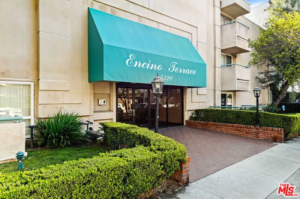 5320 Zelzah Avenue #214 Encino, CA 91316
