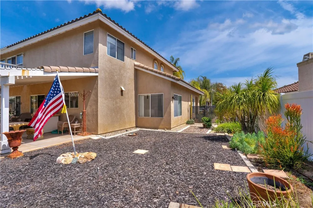 39963 Via Espana Murrieta, CA 92562