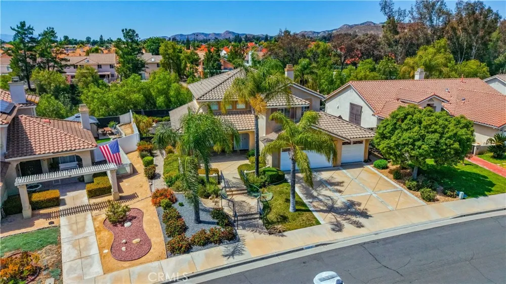 39963 Via Espana Murrieta, CA 92562
