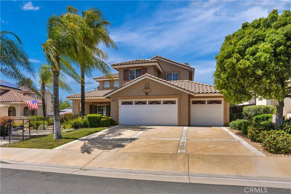 39963 Via Espana Murrieta, CA 92562