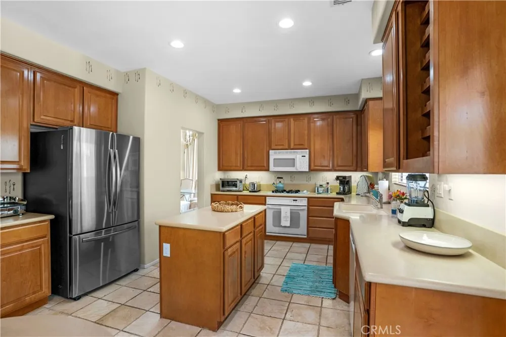 39963 Via Espana Murrieta, CA 92562