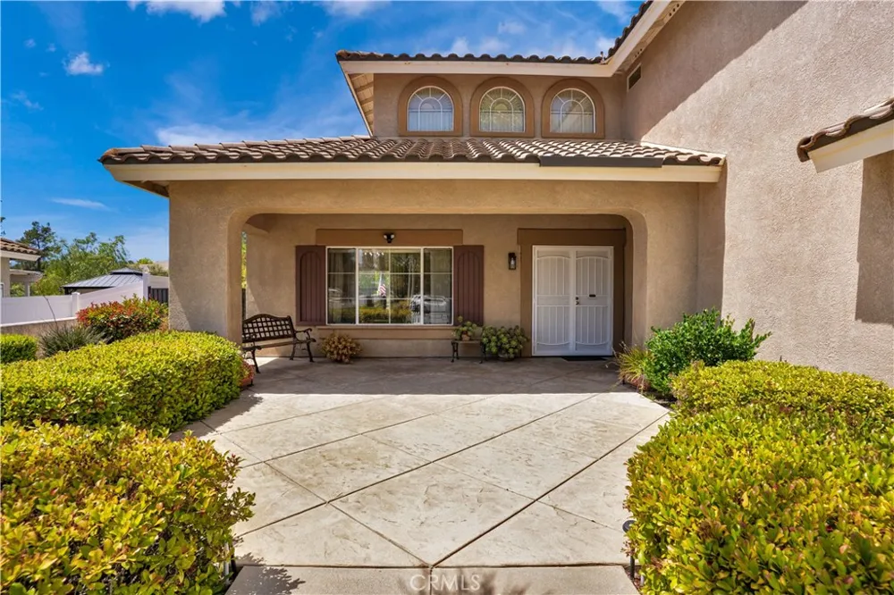 39963 Via Espana Murrieta, CA 92562