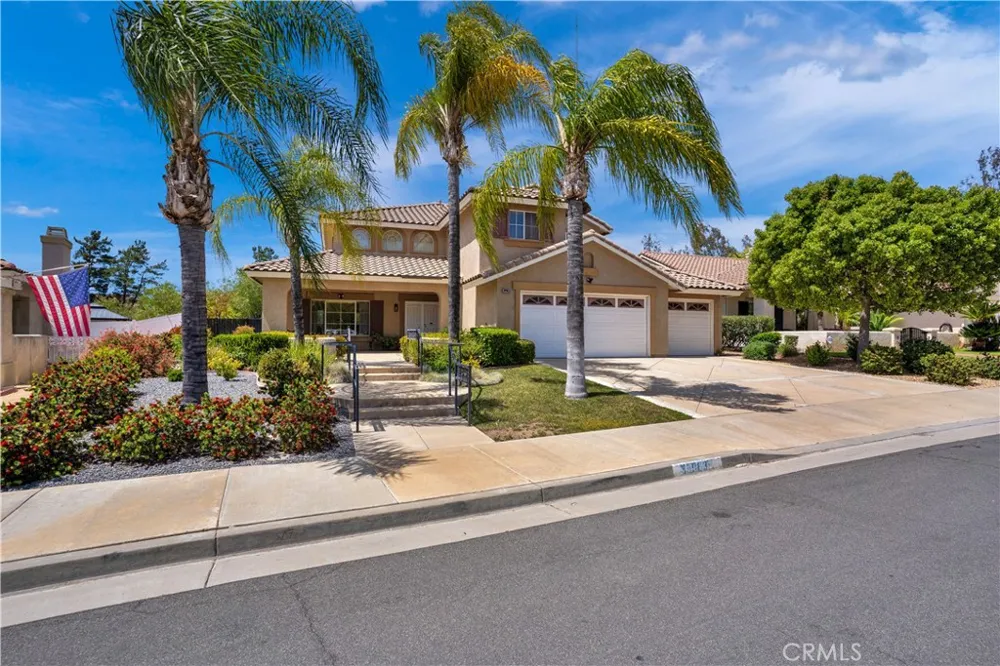 39963 Via Espana Murrieta, CA 92562