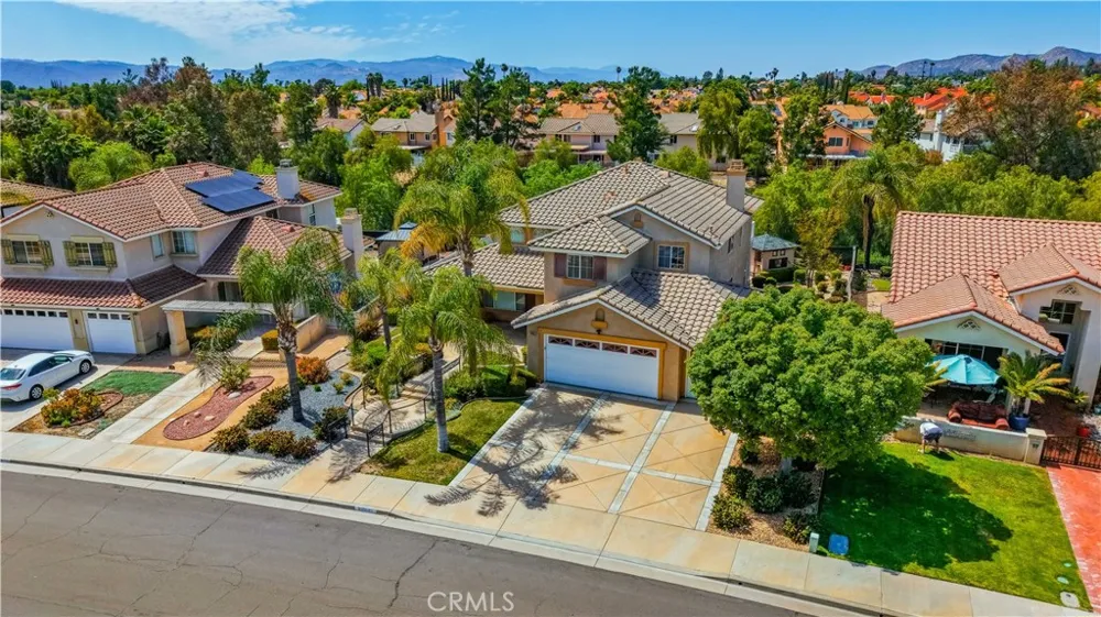 39963 Via Espana Murrieta, CA 92562