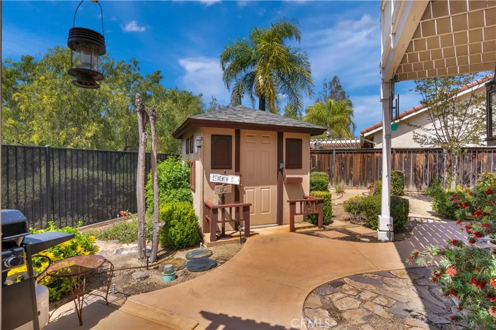 39963 Via Espana Murrieta, CA 92562