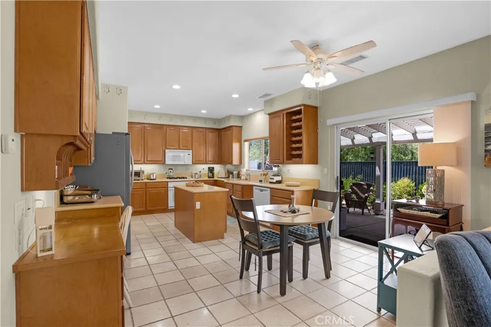 39963 Via Espana Murrieta, CA 92562